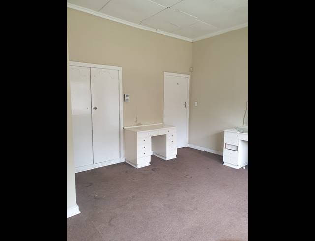 1 bed property to rent in HIGHLANDS NORTH